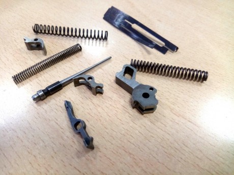 Se venden diferentes piezas mecanismo de diseño paro para pistolas 1911 y 2011:

Desconector
Pin barrel
Aguja 20