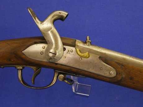 Voy a colocar unas fotos de un arma larga alemana de llave de mecha del siglo XVI. 32