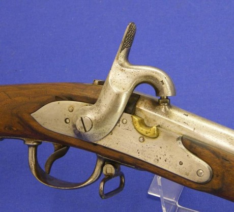 Voy a colocar unas fotos de un arma larga alemana de llave de mecha del siglo XVI. 40