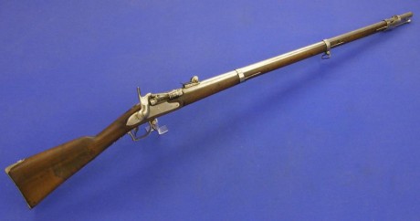 Voy a colocar unas fotos de un arma larga alemana de llave de mecha del siglo XVI. 81