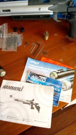 Vendo carabina para la práctica de tiro en galería a 10m , HAMMERLI AR20 , calibre 4,5 ,con diopter y 00