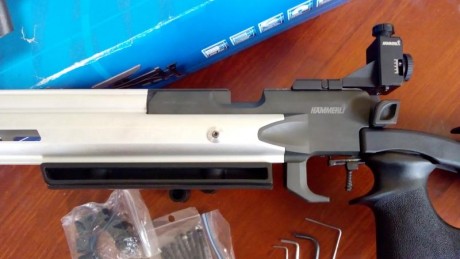 Vendo carabina para la práctica de tiro en galería a 10m , HAMMERLI AR20 , calibre 4,5 ,con diopter y 22