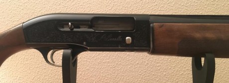 Vendo  BERETTA A-300 
Cañón de 64 con boquilla 70'50
Polichoque exterior, pocos tiros
Maderas restauradas 00