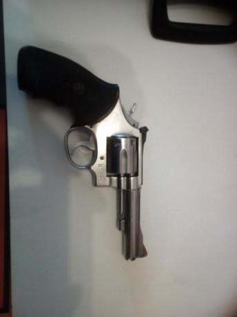 Un compañero que se retira del tiro vende revolver Smith & Wesson modelo 67 de 4" en acero inoxidable. 01