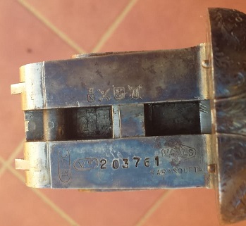Hola,  me han regalado una escopeta de la marca Victor Sarasqueta, he intentado averiguar el año y el 02