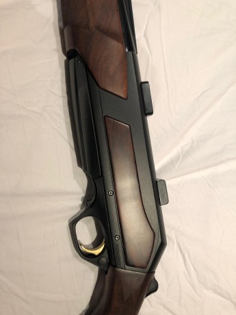 Buenos días a todos,

Pongo a la venta este fantástico Browning Maral.  Importante:  Por temas de estudios 12