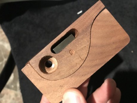 Bueno saco a la venta esta cacha pertenecía a una steyr LP10 aunq creo q tb vale para la LP50. Su estado 00