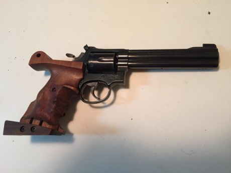 se vende revolver Smith and Wesson 38 cachas anatomicas 6 pulgadas 450 euros portes no incluidos 00