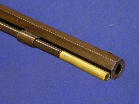 Voy a colocar unas fotos de un arma larga alemana de llave de mecha del siglo XVI. 142