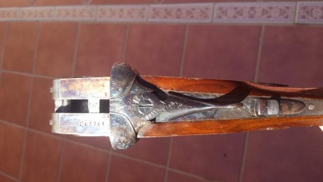 Vendo escopeta Víctor sarasqueta 12/70 , características de la misma en las fotos.  PRECIO 250€ no negociable. 10