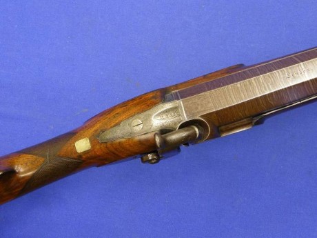 Voy a colocar unas fotos de un arma larga alemana de llave de mecha del siglo XVI. 172
