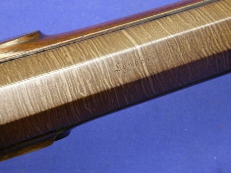 Voy a colocar unas fotos de un arma larga alemana de llave de mecha del siglo XVI. 171