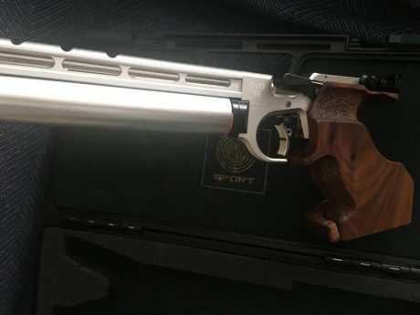 Vendo  STEYR LP10 EVO .  por no usar ,la compre nueva el 25 / 07 /2016 en Ibergrips
esta impecable con 40
