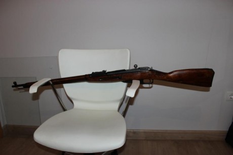 Buenas, pongo en venta este rifle y las 2 carabinas a buen precio.

 Mosin Nagant de 1942  con peines 02