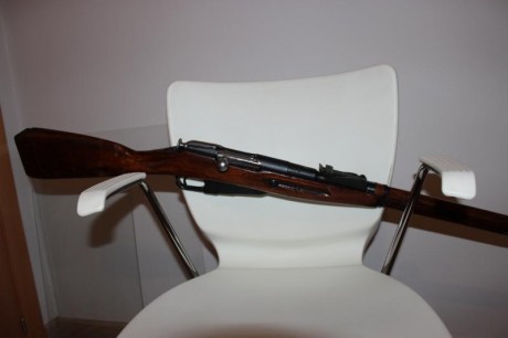 Buenas, pongo en venta este rifle y las 2 carabinas a buen precio.

 Mosin Nagant de 1942  con peines 12