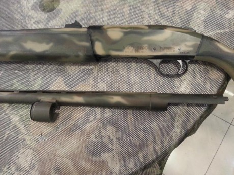 Arma con muy poco uso, apenas se ha usado diez veces. Tiene dos cañones uno de 71cm con chokes, mas un 01