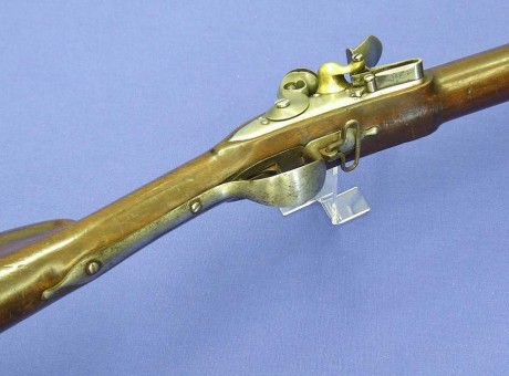 Voy a colocar unas fotos de un arma larga alemana de llave de mecha del siglo XVI. 42