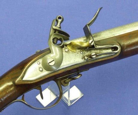 Voy a colocar unas fotos de un arma larga alemana de llave de mecha del siglo XVI. 60