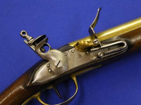 Voy a colocar unas fotos de un arma larga alemana de llave de mecha del siglo XVI. 82