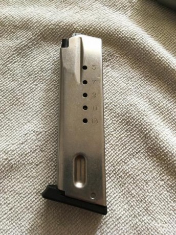 Vendo pistola Smith Wesson del calibre 9 mm
La pistola está guiada en F y está prácticamente nueva..
Se 01