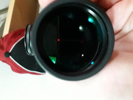 Visor como como nuevo, en perfecto estado. Tubo de 30 y retícula iluminada con 10 intensidades. Perfecto 00