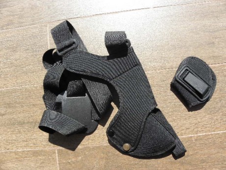 Vendo 1 funda sobaquera de la marca Pielcu en sordura del tipo vertical/giratorias y otra tipo biquini. 01