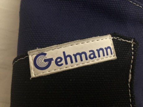 Vendo chaqueta de tiro marca GEHMANN , muy poco usada. prácticamente nueva. ojo la talla es S o XS, válida 40