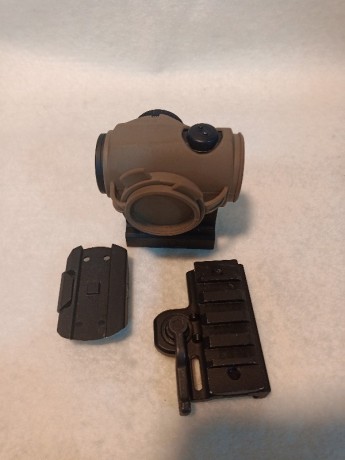 AIMPOINT H1, con los accesorios que salen en las fotos, funciona perfectamente. 350 Euros 02