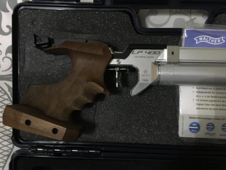 Vendo Walther LP400 con muy poco uso. Dos botellas de aire con fecha de caducidad de 03/2023. Está en 01