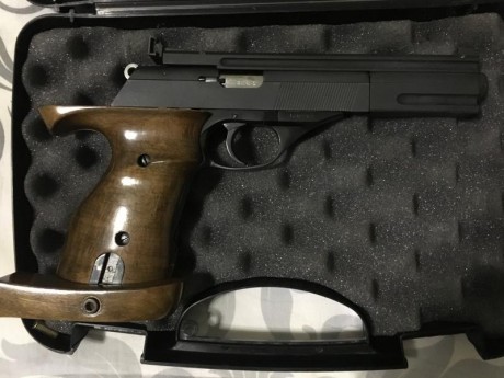 Por dejar la afición vendo esta pistola de la que poco hay que decir. Es la pistola escuela para media 01