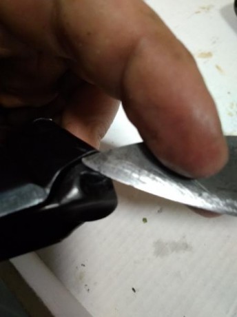 Hola compañeros, compré una cz 75 de segunda mano con 2 cargadores y 1 de ellos me daba siempre interrupción, 02