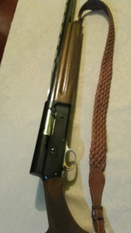 Browning auto 5 modelo pluma. Cañon de 71  con 2* belgas, 3* españolas. Apenas estrenada. 200€.
La escopeta 00