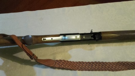Browning auto 5 modelo pluma. Cañon de 71  con 2* belgas, 3* españolas. Apenas estrenada. 200€.
La escopeta 11
