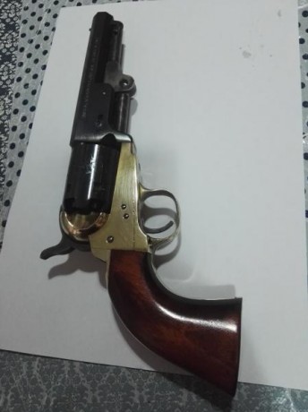 Buenas compañeros, vendo este magnífico revolver de Avancarga del calibre 36, que está en magníficas condiciones, 01