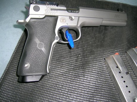 Vendo esta magnifica pistola,con un disparador increíble y una precisión a toda prueba,la vendo por que 111