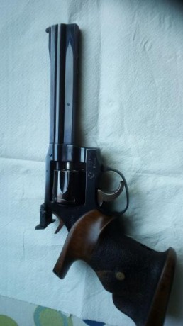 Vendo revolver  Manurhin MR 32 Match  en estado  impecable . Una joya en cuanto a materiales, ajustes 01