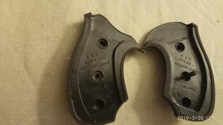 Se venden cachas de goma para revolver de 2 pulgadas, estado nuevas, probadas en Astra 250, 680 y S&W.
Precio 01