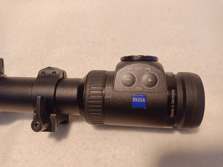 Visor Zeiss Conquest de batida comprado en el 2016, apenas usado, estaba en un semiautomático cal 30.06 00
