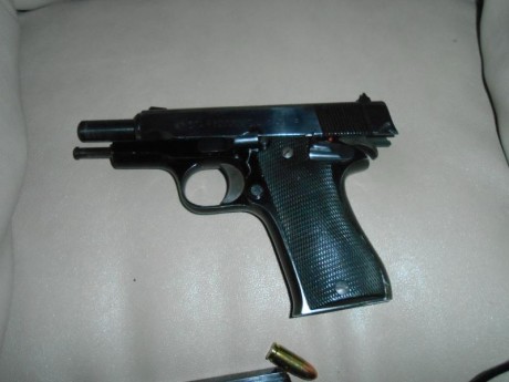 Ven
vendo pistola Star BKM 9mm Parabelum con funda original dos cargadores 275E Tel contacto 638096406
Saludos 00