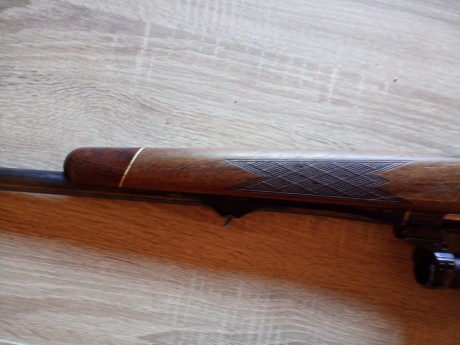 Muy poco uso. Madera reparada por culatero,pavón y mecanismos perfectos.Agrupaciones impresionantes a 20