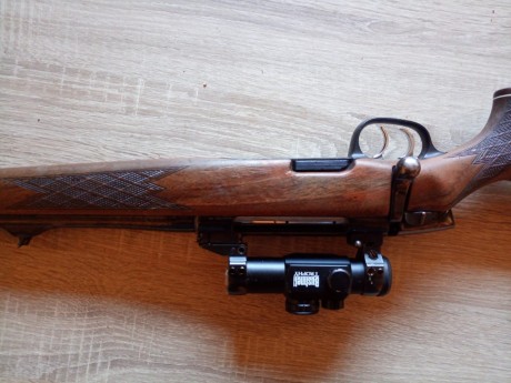 Muy poco uso. Madera reparada por culatero,pavón y mecanismos perfectos.Agrupaciones impresionantes a 32