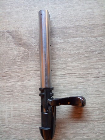 Muy poco uso. Madera reparada por culatero,pavón y mecanismos perfectos.Agrupaciones impresionantes a 30
