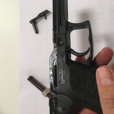 Vendida.
Se puede cerrar 

Vendo mi HK USP COMPACT, con dos cargadores y maletín original.
El arma ha 72