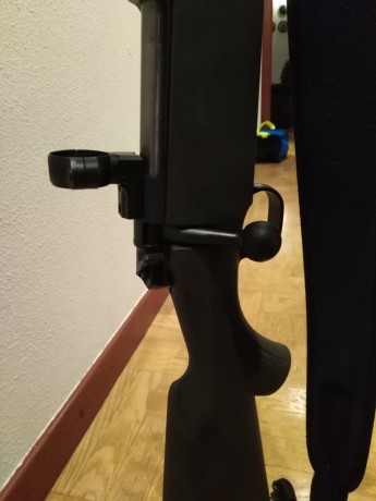 Calibre 7mmRm con monturas Leopol .
No ha disparado 60 tiros.
En buen estado.
Precio: 1100€. 00