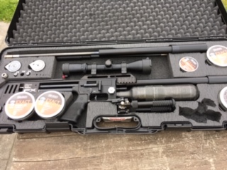 Se vende FX Impact X con 3 cañones smooth twist X, 5,5, 6,35 y 7,62.
Dos cargadores por cada calibre, 02