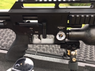 Se vende FX Impact X con 3 cañones smooth twist X, 5,5, 6,35 y 7,62.
Dos cargadores por cada calibre, 11