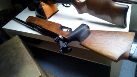 Vendo este ejemplar de Fwb300s con culata de nogal totalmente restaurada . Lleva como extras originales 00