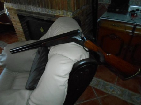 Vendo escopeta Franchis Falconet del 12 dos y cuatro estrellas, está en muy buenas condiciones, la vendo 02