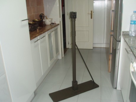 Hola.
Réplica Ametralladora Browning M1919 cal. 30.
Totalmente INERTE, a base de madera y PVC.Medidas 00