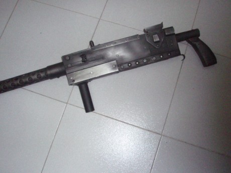 Hola.
Réplica Ametralladora Browning M1919 cal. 30.
Totalmente INERTE, a base de madera y PVC.Medidas 11